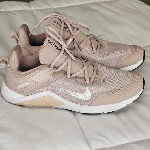 Nike sneakers, women's 11 - Picture 1 of 4